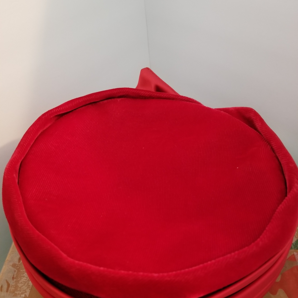 Elegant Red Women's Hat - Picture 4 of 6